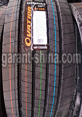 Ovation VI-026 (прицепная) 385/55 R22.5 164K 24PR - Фото реального протектора с этикеткой вблизи